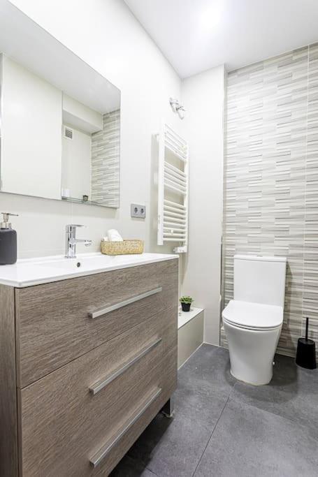 Precioso Piso Moderno: Terraza, A/C, Netflix, Wifi Apartment Valencia Ngoại thất bức ảnh